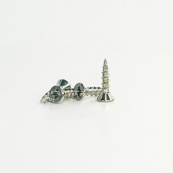 Tornillo cromado 5/8" ciento sm